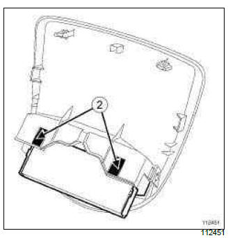 Renault Clio. Display: Removal - Refitting