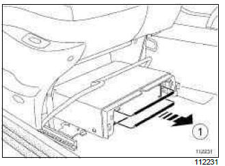 Renault Clio. Receiver: Removal - Refitting