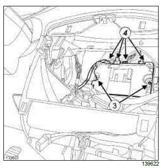 Renault Clio. Offset multimedia socket computer: Removal - Refitting