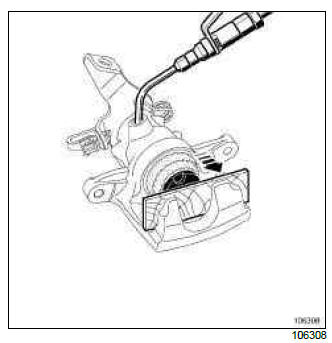 Renault Clio. Rear brake calliper: Repair