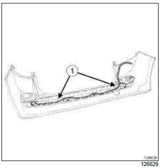 Renault Clio. Rear bumper: Stripping - Rebuilding