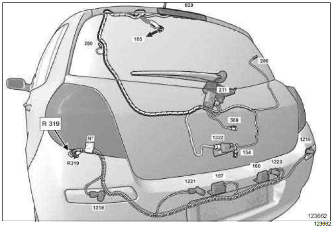 Renault Clio. Rear bumper wiring