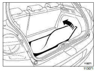 Renault Clio. Rear end panel lining: Removal - Refitting