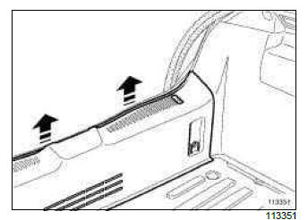 Renault Clio. Rear end panel lining: Removal - Refitting