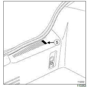 Renault Clio. Rear end panel lining: Removal - Refitting