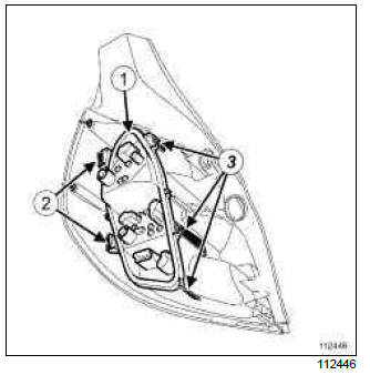 Renault Clio. Rear light bulb: Removal - Refitting