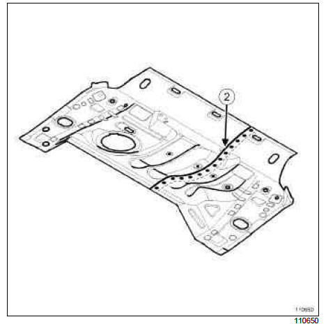 Renault Clio. Rear floor