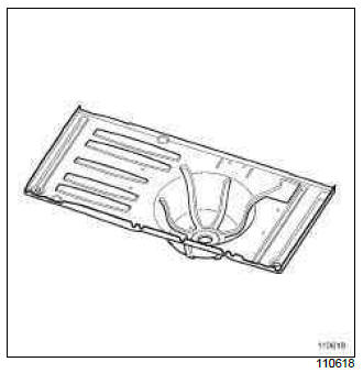 Renault Clio. Rear floor