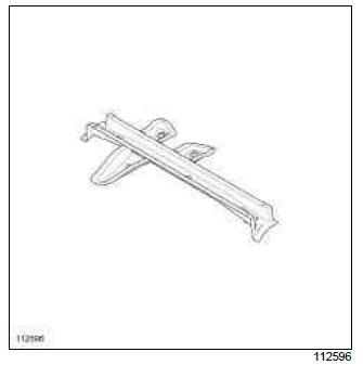 Renault Clio. Rear floor centre cross member