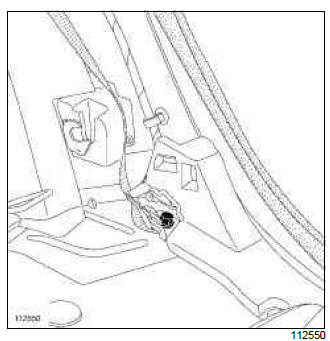 Renault Clio. Rear pyrotechnic inertia reel: Removal - Refitting