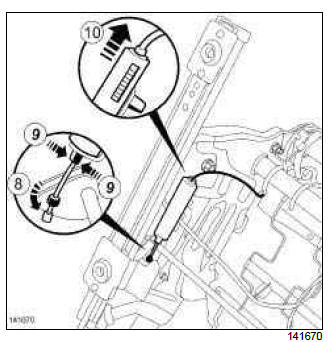 Renault Clio. Rear seat access mechanisms: Removal - Refitting