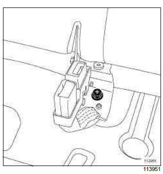 Renault Clio. Single unit rear bench seatback: Removal - Refitting