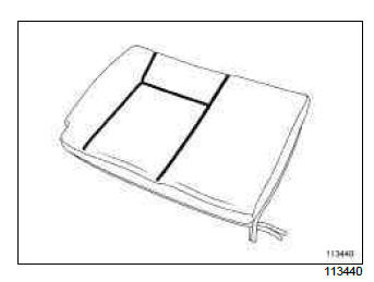 Renault Clio. 1/3 and 2/3 rear bench seatback trim: Removal - Refitting