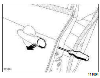 Renault Clio. Rear side door lock: Removal - Refitting