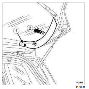 Renault Clio. Tailgate trim: Removal - Refitting