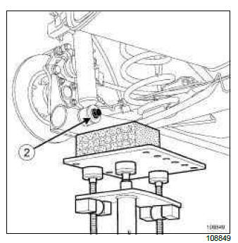 Renault Clio. Rear suspension spring: Removal - Refitting