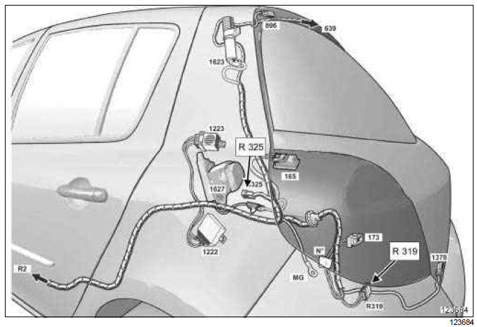 Renault Clio. Rear wiring