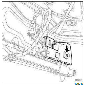 Renault Clio. Rear wiring