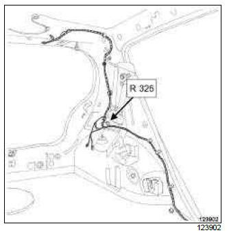 Renault Clio. Rear wiring