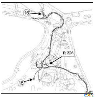 Renault Clio. Rear wiring