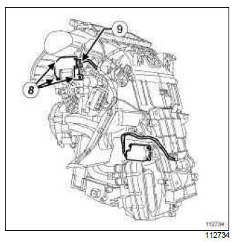 Renault Clio. Recirculation motor: Removal - Refitting