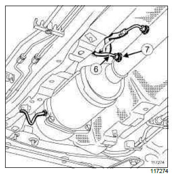 Renault Clio. Particle filter temperature sensors: Removal - Refitting