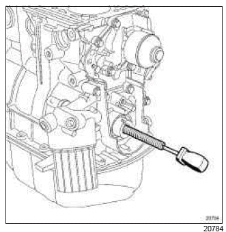 Renault Clio. Oil pump: Removal - Refitting