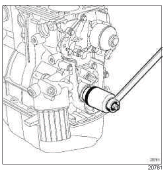 Renault Clio. Oil pump: Removal - Refitting