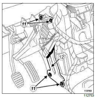 Renault Clio. Front footwell air distribution duct: Removal - Refitting