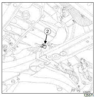 Renault Clio. Reverse gear switch: Removal - Refitting