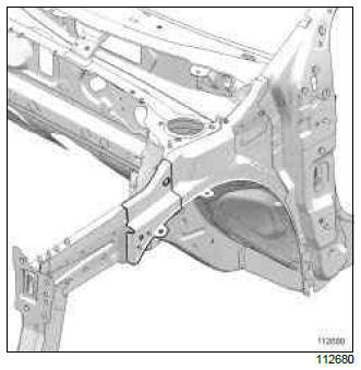 Renault Clio. Scuttle side panel