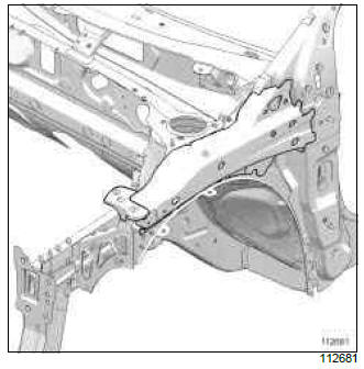 Renault Clio. Upper reinforcement of scuttle side panel