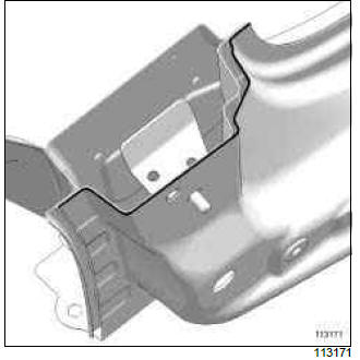 Renault Clio. Sill panel