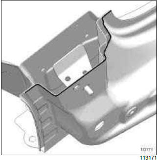 Renault Clio. Sill panel