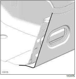 Renault Clio. Sill panel