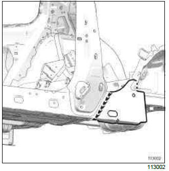 Renault Clio. Sill panel