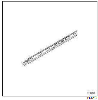 Renault Clio. Sill panel