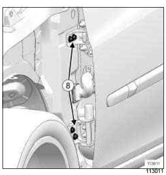 Renault Clio. Front side door