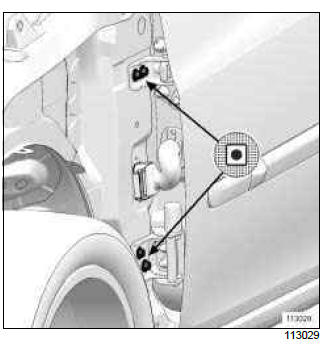 Renault Clio. Front side door