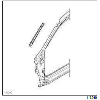 Renault Clio. A-pillar