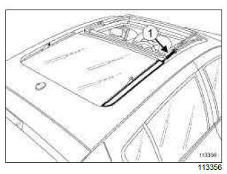 Renault Clio. Sunroof side trim: Removal - Refitting