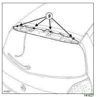 Renault Clio. Tailgate spoiler: Removal - Refitting