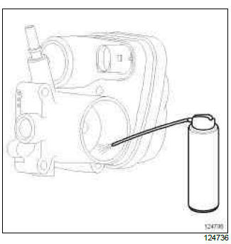 Renault Clio. Throttle valve: Cleaning