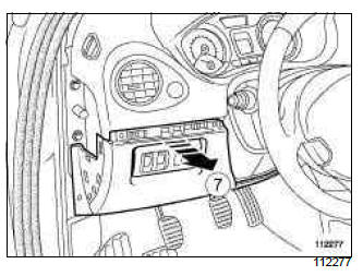 Renault Clio. Transponder ring: Removal - Refitting