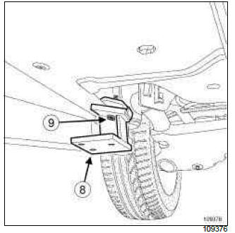 Renault Clio. Vehicle on repair bench: Description