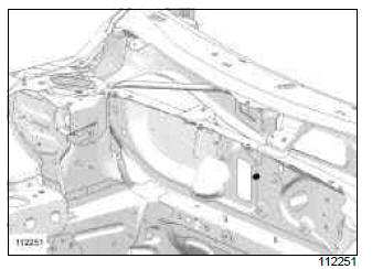 Renault Clio. Earths on body: List and location of components