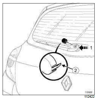 Renault Clio. Rear screen wiper arm: Removal - Refitting